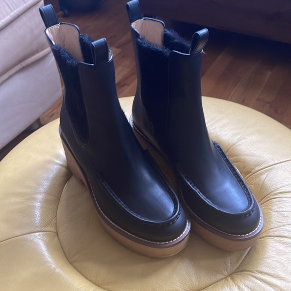 - Coach Women’s Delaney Platforms Gum-Sole Chelsea Booties - Picture 3 of 8